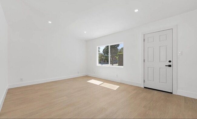 Building Photo - 7827 Hesperia Ave