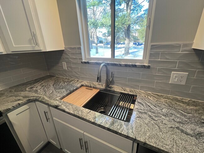 Building Photo - 53 Ember Ln