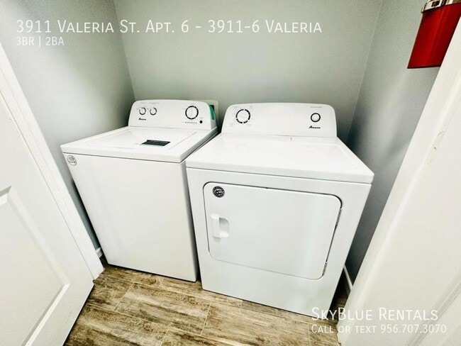 Building Photo - 3911 Valeria St