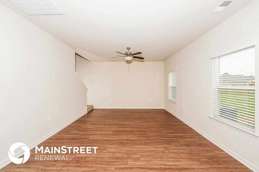 Building Photo - 625 Clover Cir