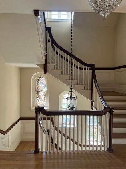 Building Photo - 607 S Trent Ave