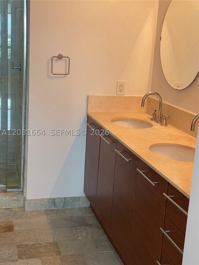 Building Photo - 2681 N Flamingo Rd