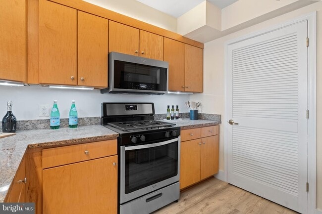 Building Photo - 631 D St NW