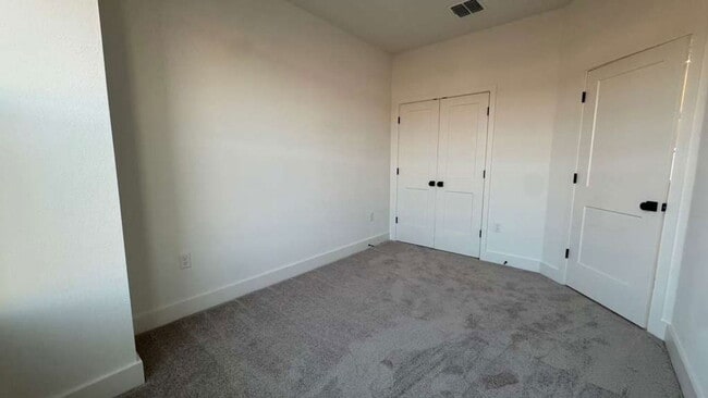 Building Photo - 15244 Groveside Rd