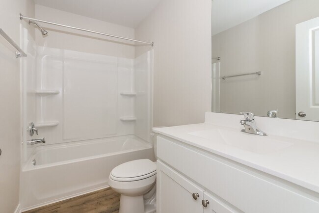 Building Photo - 425 Sunny Highlands Dr