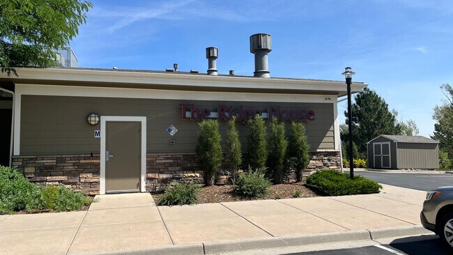 Building Photo - Welcome to your new home!  3 beds, 2.5 bat...