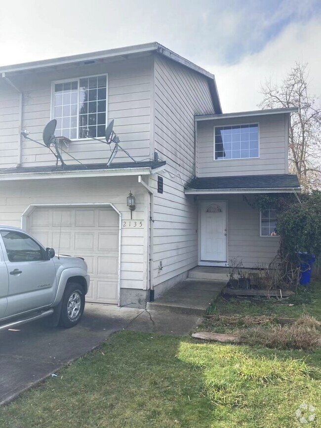 Building Photo - 2135 SE 90th Ave