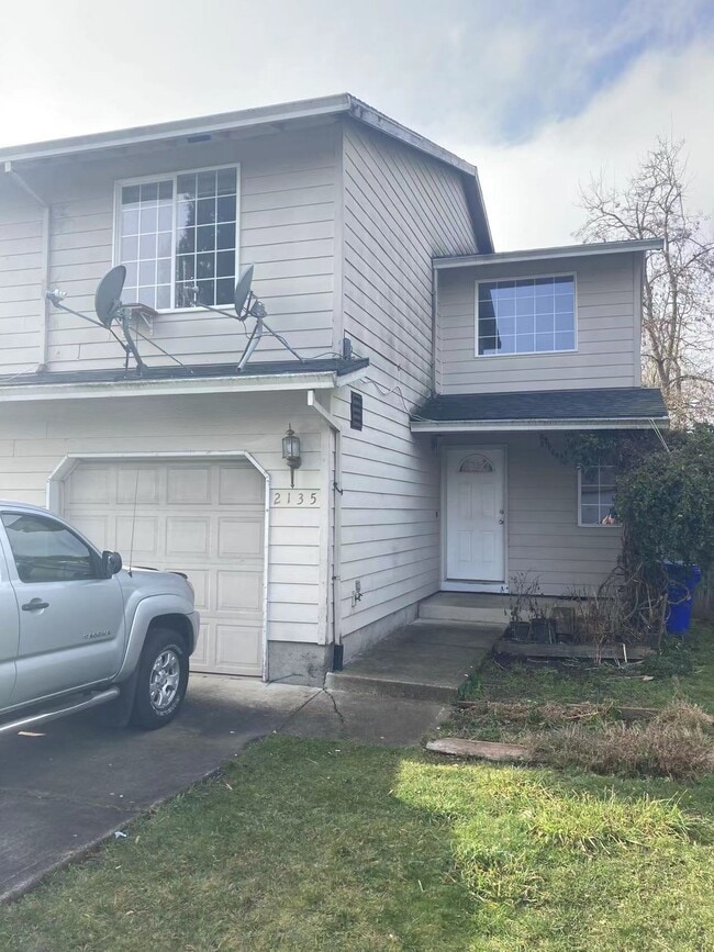 Primary Photo - 2135 SE 90th Ave