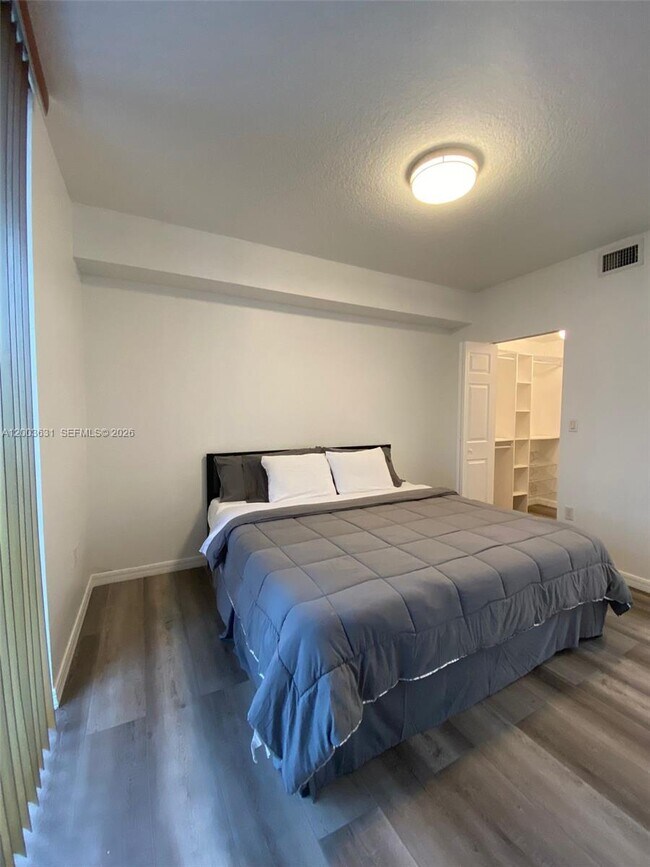 Building Photo - 115 SW 11th St