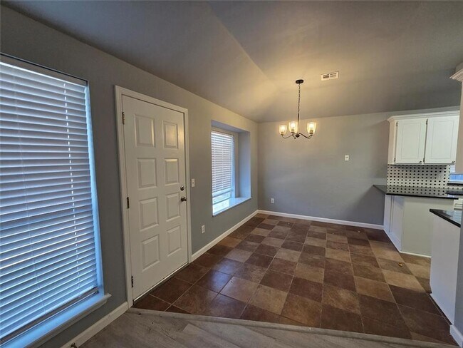 Building Photo - 9401 Buttonfield Ave