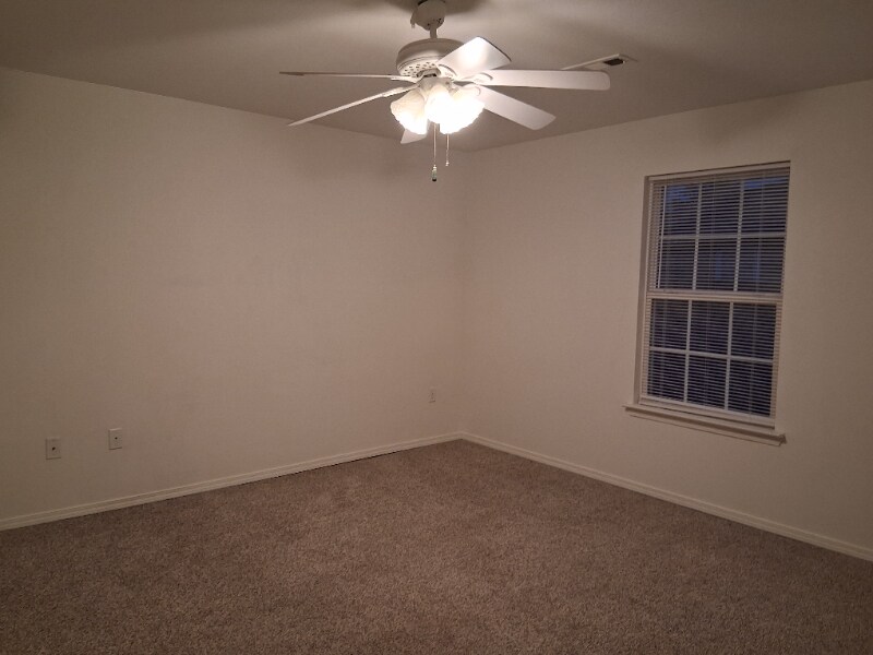 Building Photo - 316 Ewalt Ave