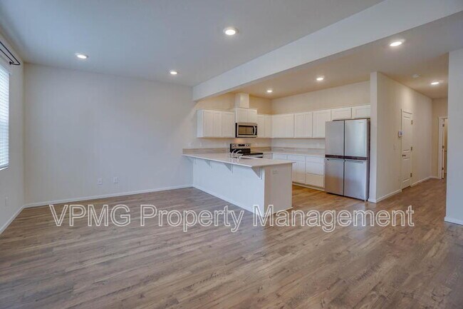 Building Photo - 2628 NE 117th Pl