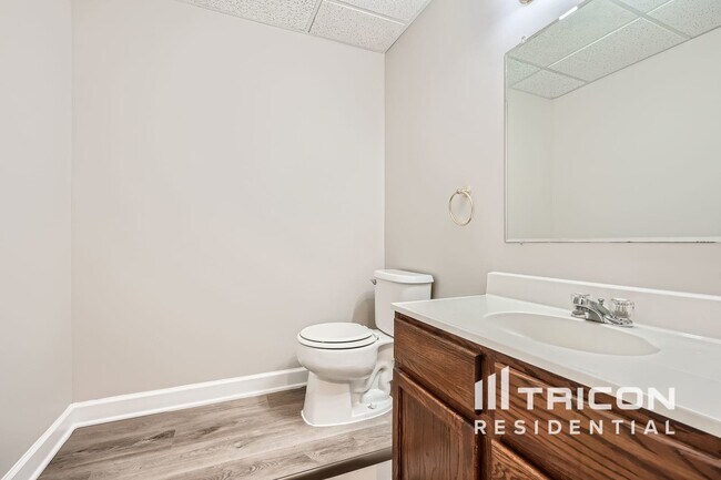 Building Photo - 110 Rockhurst Chase