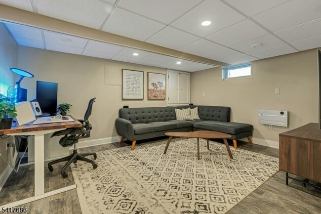 Building Photo - 21 Ridgedale Ave