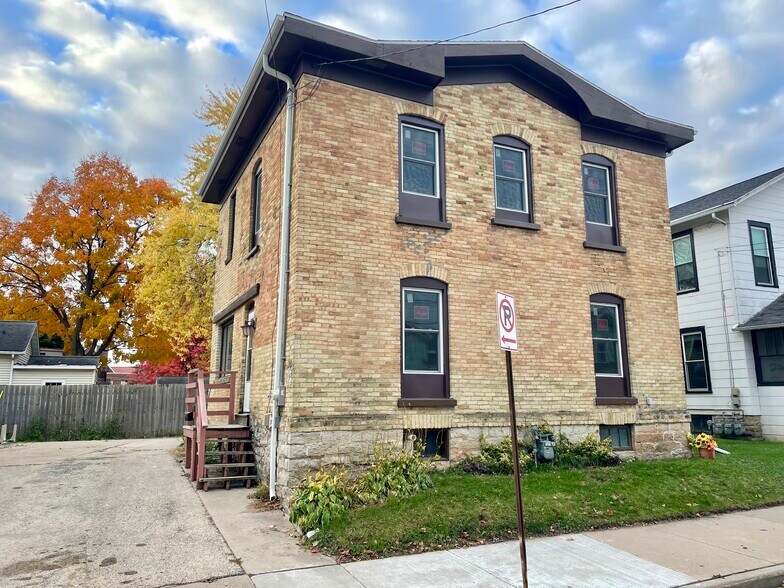 Building Photo - 307 W 9th Ave