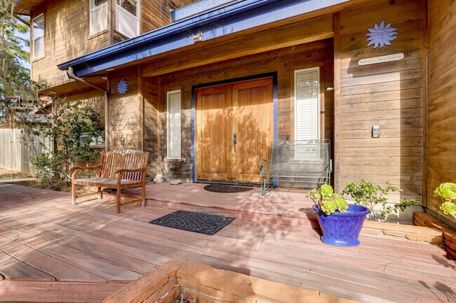 Building Photo - 2760 Trenton Ave