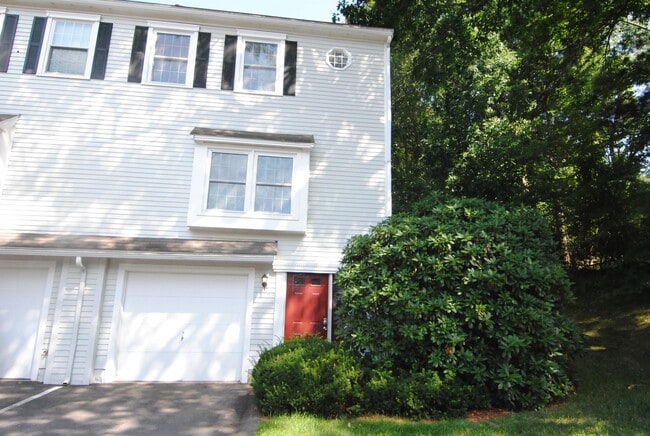 Building Photo - 74 Stillwater Dr