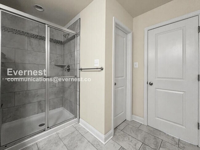 Building Photo - 2515 Hyacinth Ln