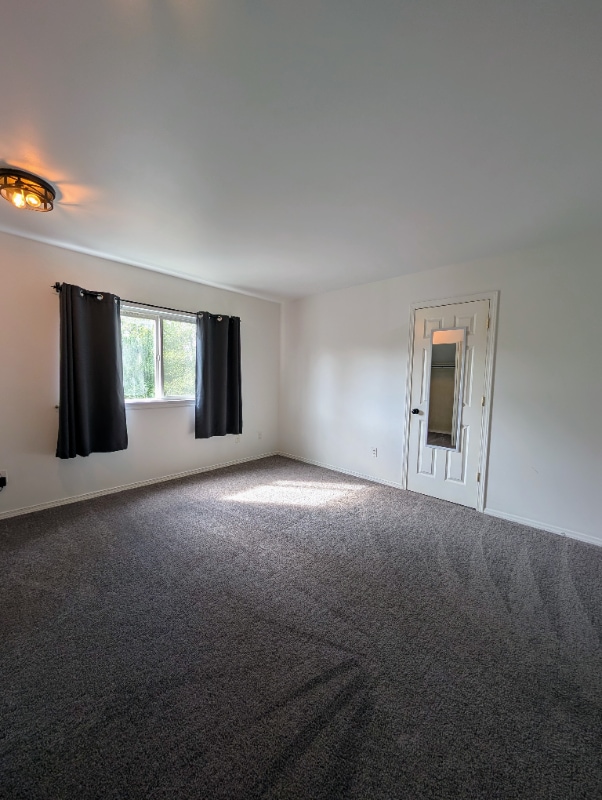 Building Photo - 200 Whispering Pine Pl