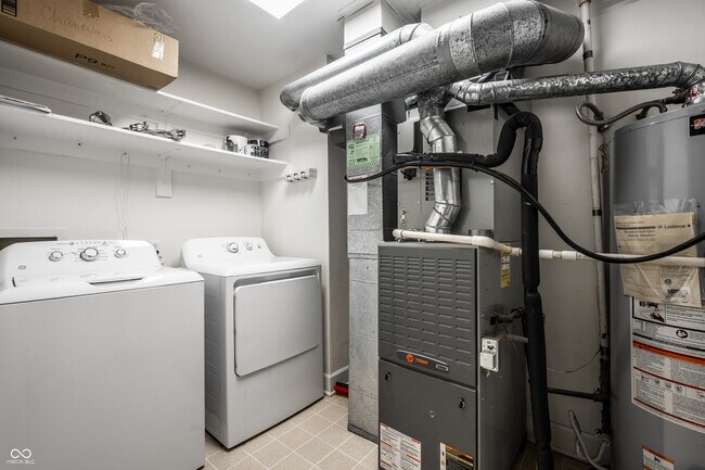 Building Photo - 8651 Jaffa Ct Dr E