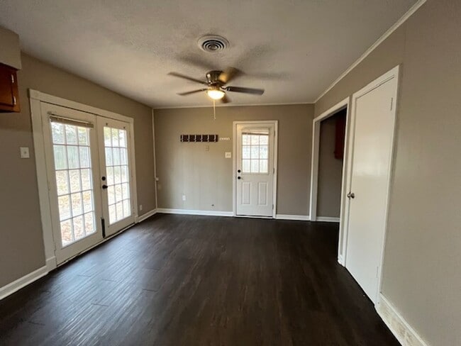 Building Photo - Renovated 3 Bedroom 1 Bath Home with 1 Car Carport for Rent!