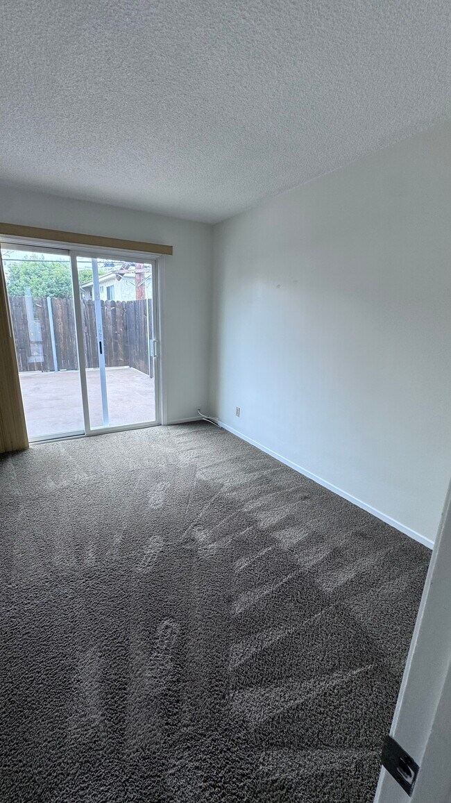 Second bedroom - 11983 Walnut Ln