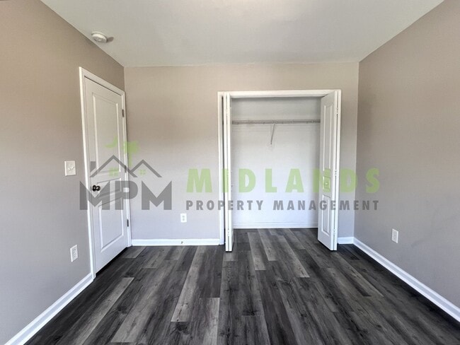 Building Photo - 464 Edenhall Dr