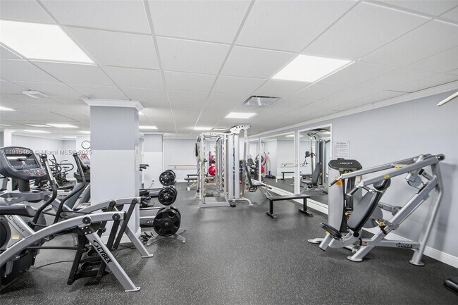 Building Photo - 3546 S Ocean Blvd