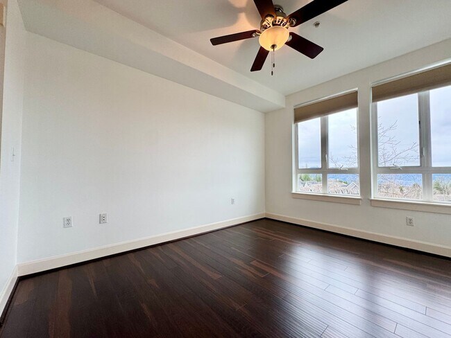 Building Photo - Starpoint Condominiums ~ Issaquah Highlands