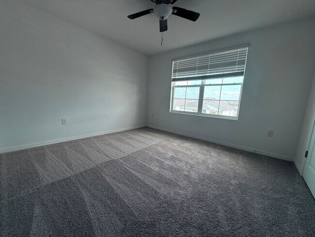 Building Photo - 16769 Parker River St