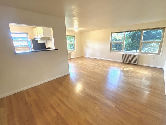 Interior Photo - Edgecliff