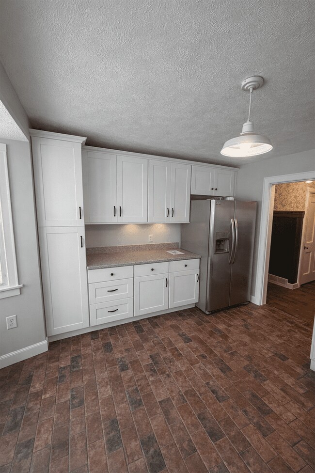 Building Photo - 4933 N Parma Rd