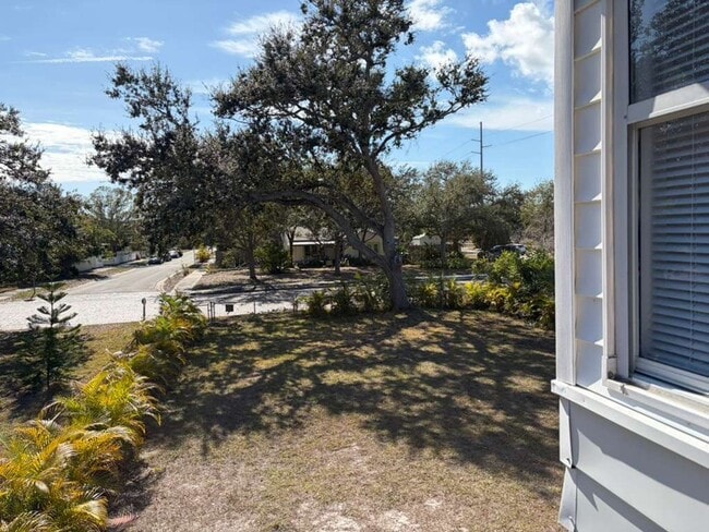 Building Photo - 2 Bedroom Apartment in the Desirable Westminster Heights Neighborhood