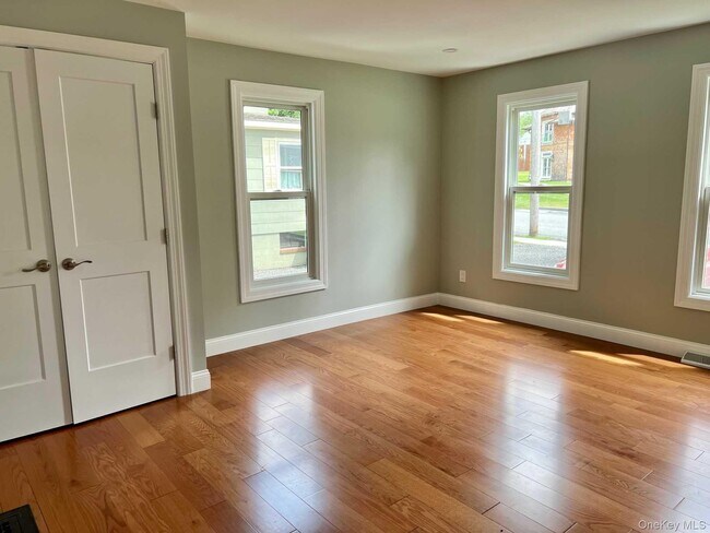 Building Photo - 21 Washington Ave