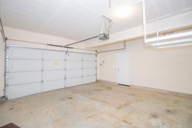 Building Photo - 4 Bedroom 3 Bathroom House | AMSI | Alexandr Metlinski