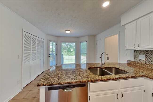 Building Photo - 4709 Crest Knoll Dr SW