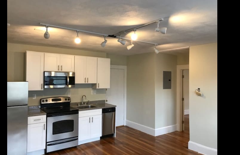 Building Photo - 400 Highland Ave