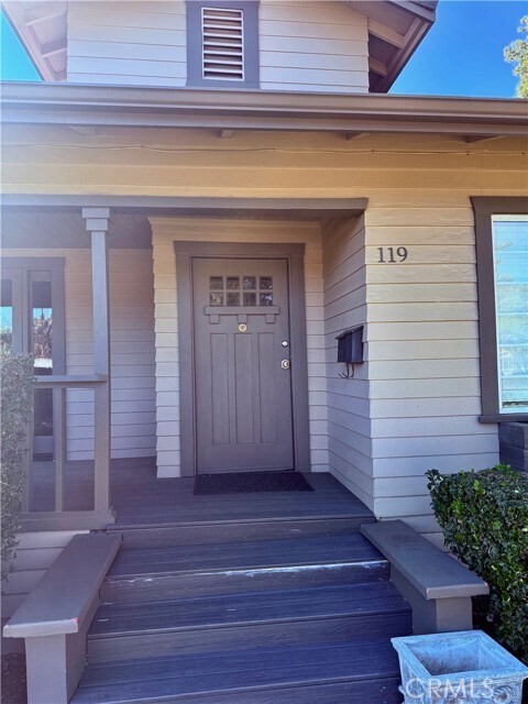 Building Photo - 119 N Cullen Ave