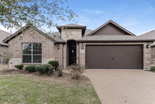 Building Photo - 1304 River Oak Ln