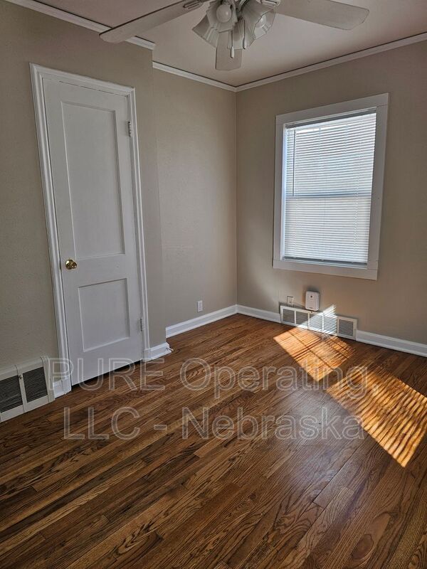 Building Photo - 1618 S 50th St