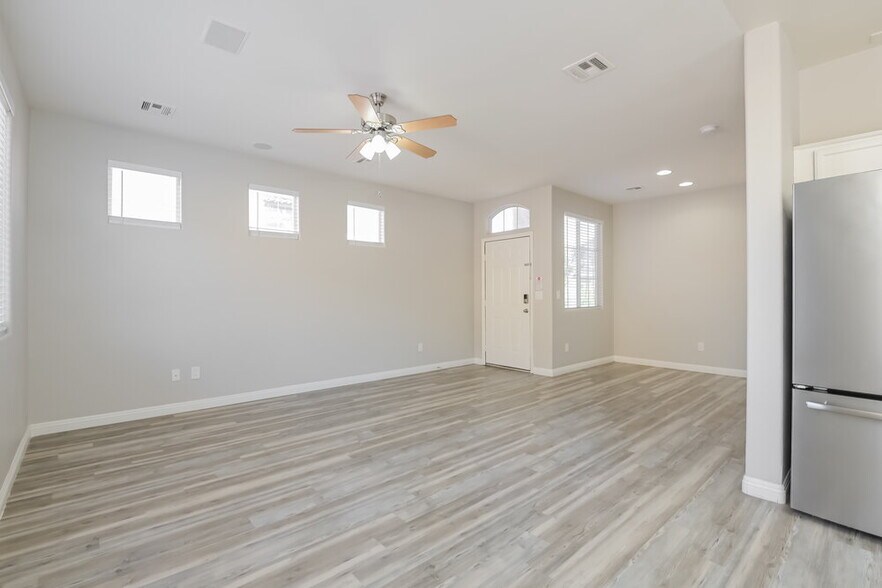 Building Photo - 680 Marlberry Pl