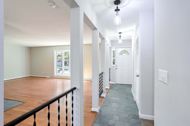 Building Photo - 1716 Georgetown Dr