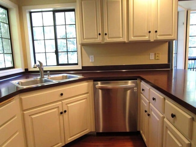 Building Photo - Charming 3 Bedroom Home in Gig Harbor