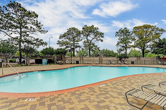 Building Photo - 2968 Holly Hall St