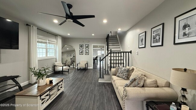 Building Photo - 721 N Lincoln Ave