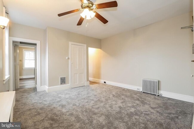 Building Photo - 212 E Broad St