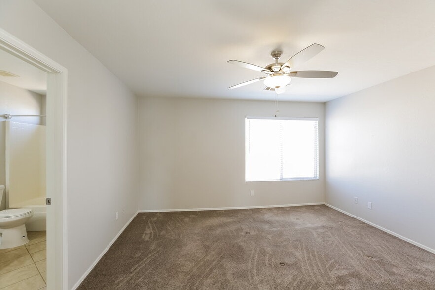 Building Photo - 11024 W Frier Dr