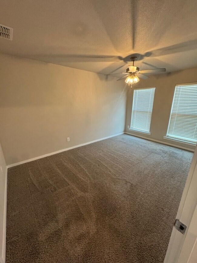 Building Photo - Upland Heights- 7047