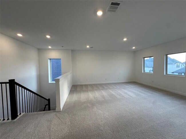 Building Photo - 4802 Avon Ridge Way