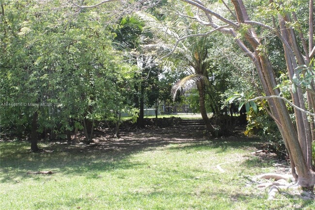 Building Photo - 18455 SW 80th Ave